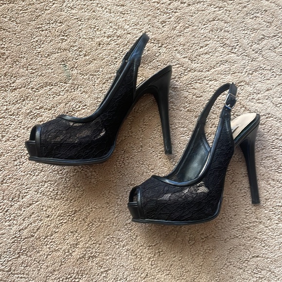 Black lace heels - Picture 2 of 7